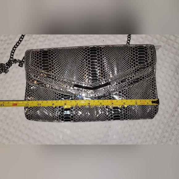 đWHBM printed metallic snake clutch - Picture 15 of 16
